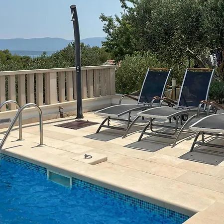 Pet Friendly Home In Bol בית נופש