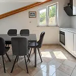 펜션 Pet Friendly Home In Bol